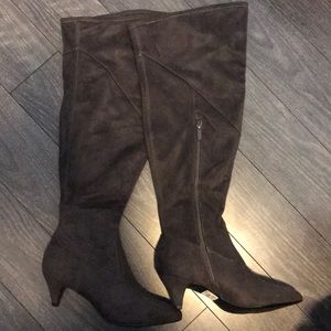 NWT plus size heel boots.
